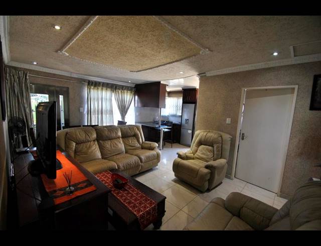 3 BEDROOM HOUSE FOR SALE IN DAWN PARK